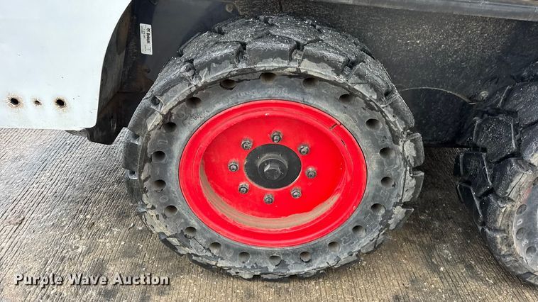 image for item DW6692 2015 Bobcat S450 Skid Steer