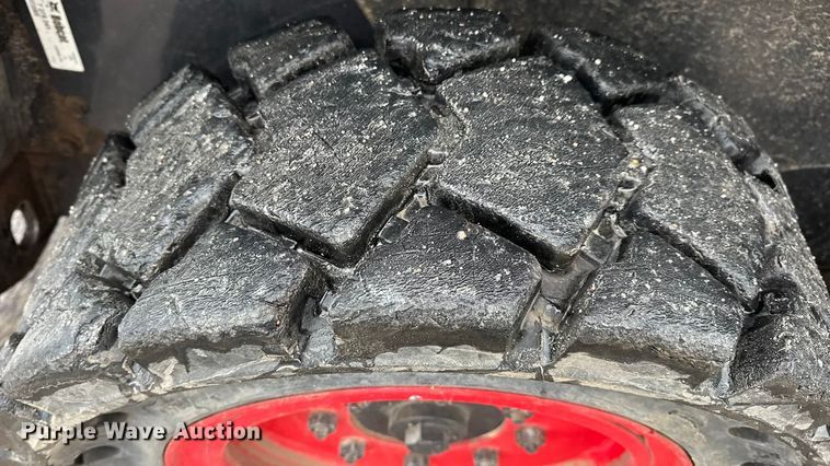 image for item DW6692 2015 Bobcat S450 Skid Steer