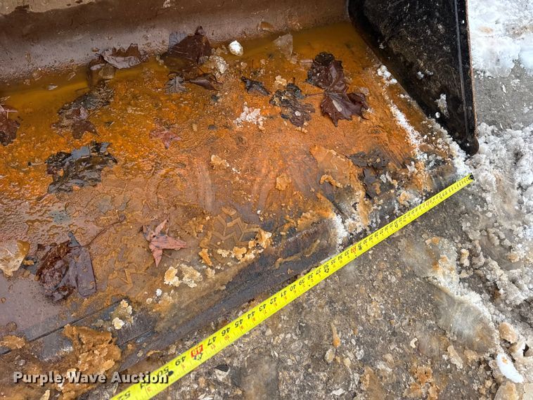 image for item DW6692 2015 Bobcat S450 Skid Steer