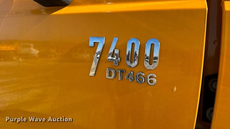 image for item DW6703 2006 International 7400 dump truck