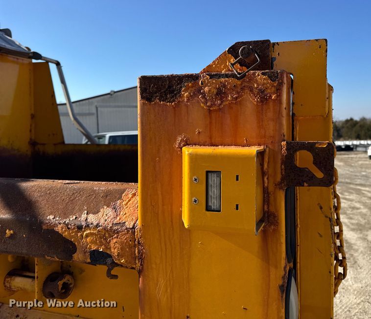 image for item DW6703 2006 International 7400 dump truck