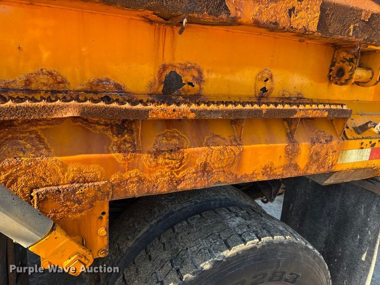 image for item DW6703 2006 International 7400 dump truck