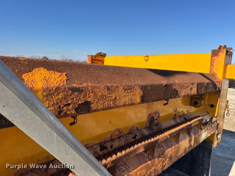 image for item DW6703 2006 International 7400 dump truck