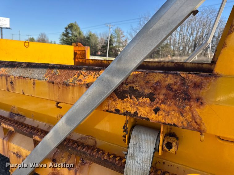 image for item DW6703 2006 International 7400 dump truck