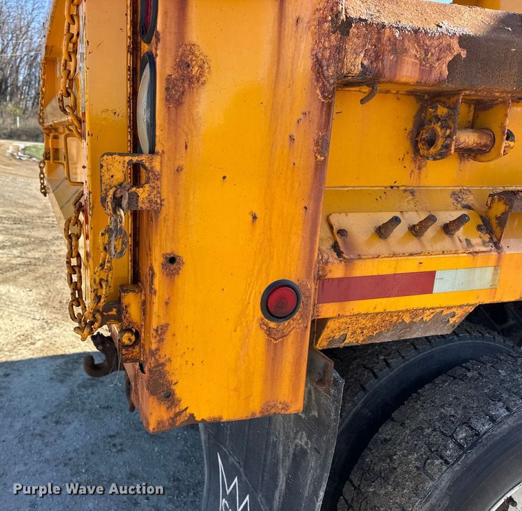 image for item DW6703 2006 International 7400 dump truck