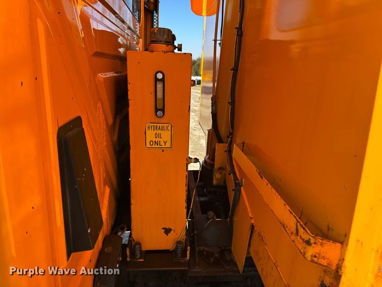 image for item DW6703 2006 International 7400 dump truck