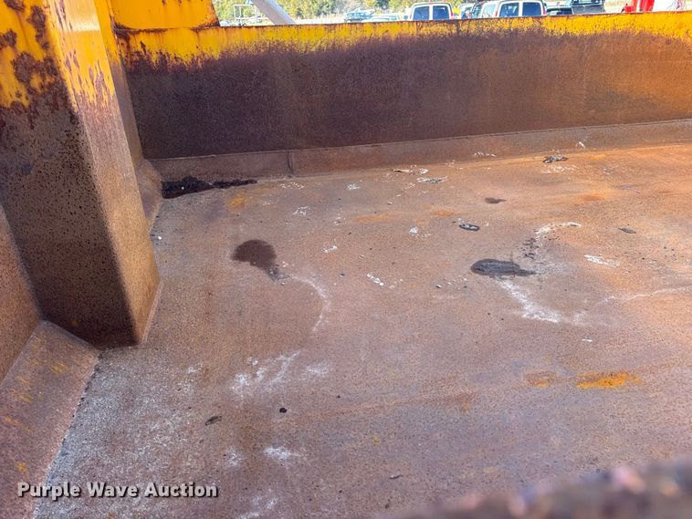 image for item DW6703 2006 International 7400 dump truck