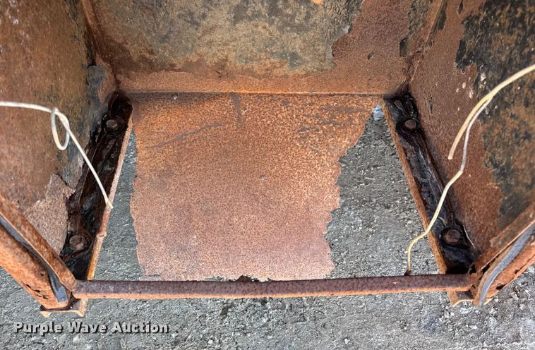 image for item DW6703 2006 International 7400 dump truck