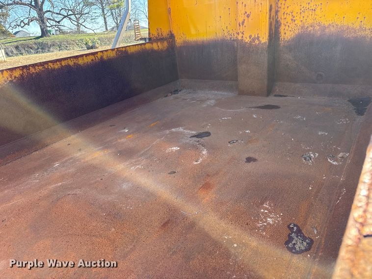 image for item DW6703 2006 International 7400 dump truck