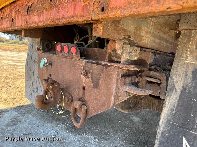 image for item DW6703 2006 International 7400 dump truck