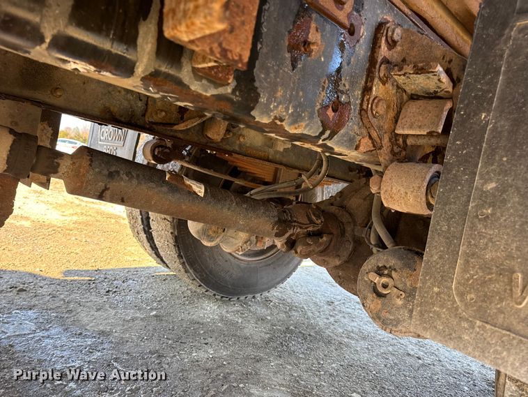 image for item DW6703 2006 International 7400 dump truck