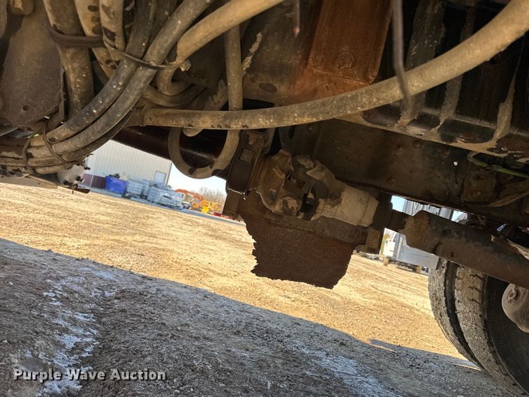 image for item DW6703 2006 International 7400 dump truck