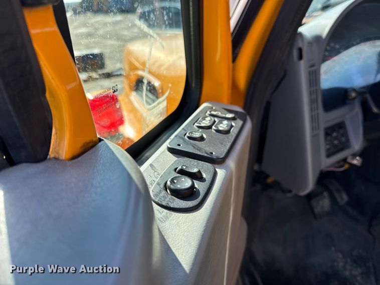 image for item DW6703 2006 International 7400 dump truck