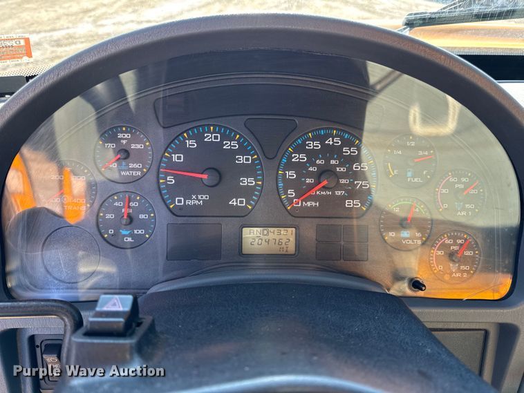 image for item DW6703 2006 International 7400 dump truck