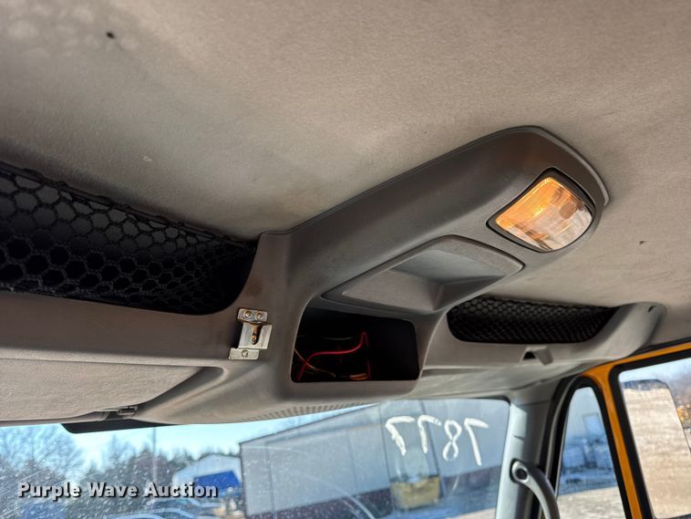 image for item DW6703 2006 International 7400 dump truck