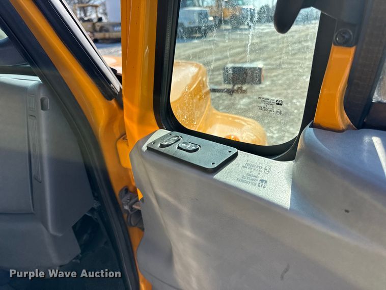 image for item DW6703 2006 International 7400 dump truck