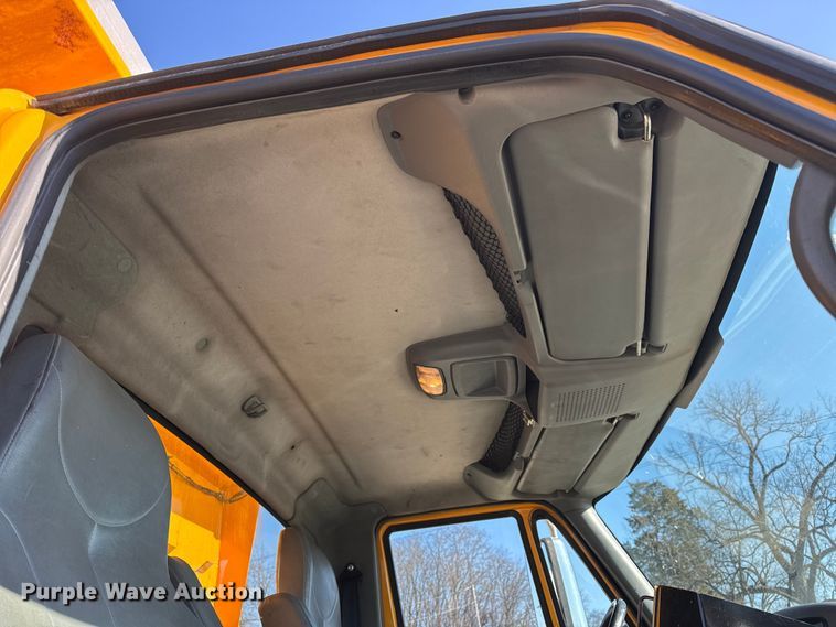 image for item DW6703 2006 International 7400 dump truck