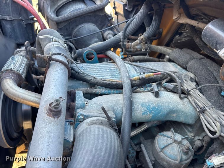 image for item DW6703 2006 International 7400 dump truck