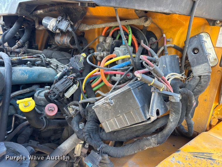 image for item DW6703 2006 International 7400 dump truck