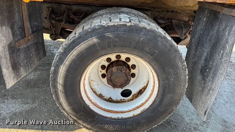 image for item DW6703 2006 International 7400 dump truck