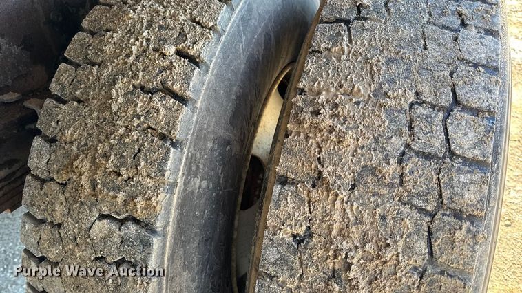 image for item DW6703 2006 International 7400 dump truck