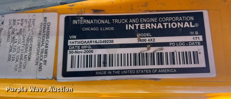 image for item DW6703 2006 International 7400 dump truck