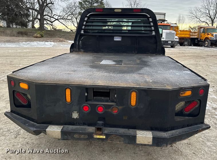 image for item DW6706 2016 Ford F550 Super Duty XL Crew Cab flatbed truck