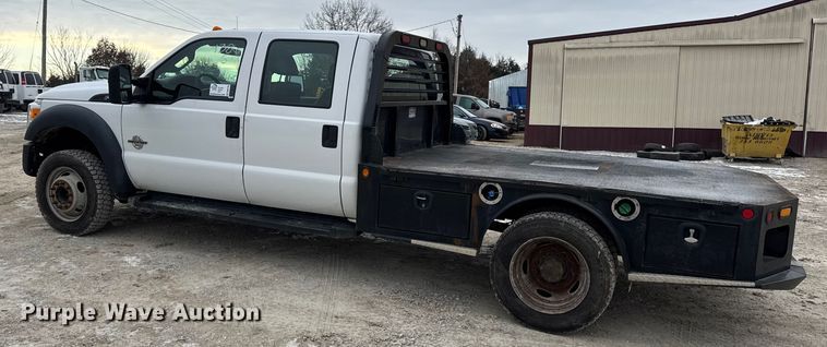 image for item DW6706 2016 Ford F550 Super Duty XL Crew Cab flatbed truck