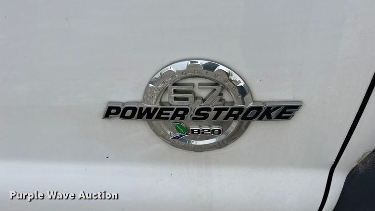 image for item DW6706 2016 Ford F550 Super Duty XL Crew Cab flatbed truck