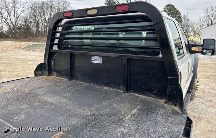 image for item DW6706 2016 Ford F550 Super Duty XL Crew Cab flatbed truck