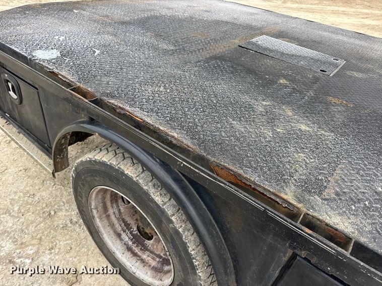 image for item DW6706 2016 Ford F550 Super Duty XL Crew Cab flatbed truck