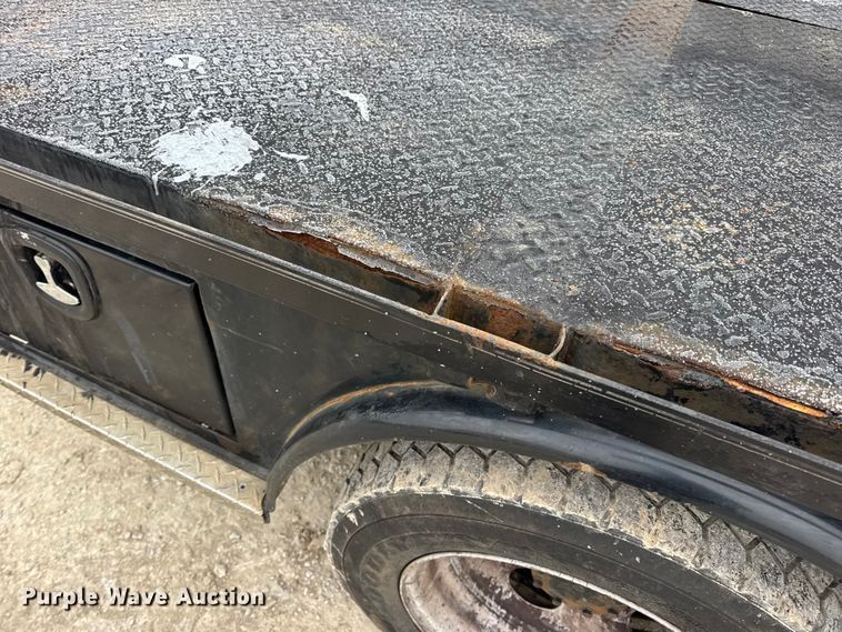 image for item DW6706 2016 Ford F550 Super Duty XL Crew Cab flatbed truck