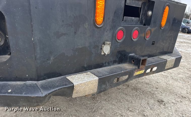 image for item DW6706 2016 Ford F550 Super Duty XL Crew Cab flatbed truck