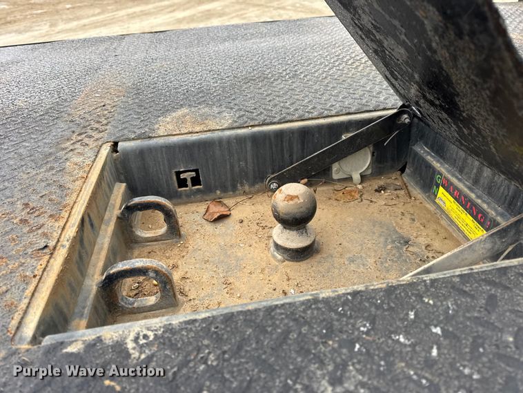 image for item DW6706 2016 Ford F550 Super Duty XL Crew Cab flatbed truck