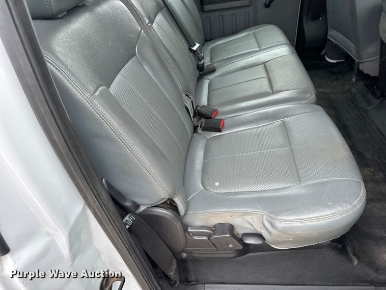 image for item DW6706 2016 Ford F550 Super Duty XL Crew Cab flatbed truck