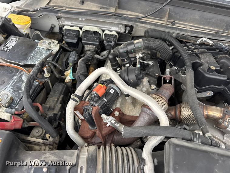 image for item DW6706 2016 Ford F550 Super Duty XL Crew Cab flatbed truck