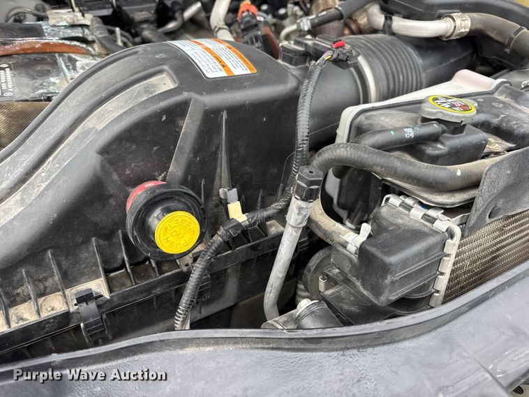 image for item DW6706 2016 Ford F550 Super Duty XL Crew Cab flatbed truck