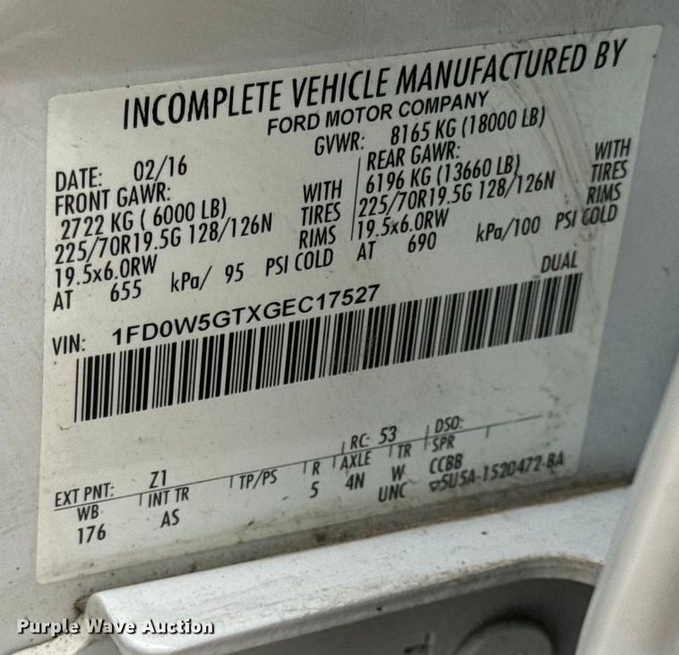 image for item DW6706 2016 Ford F550 Super Duty XL Crew Cab flatbed truck