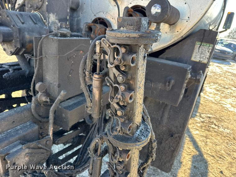 image for item DW6707 2004 Chevrolet C7500 oil distributor truck