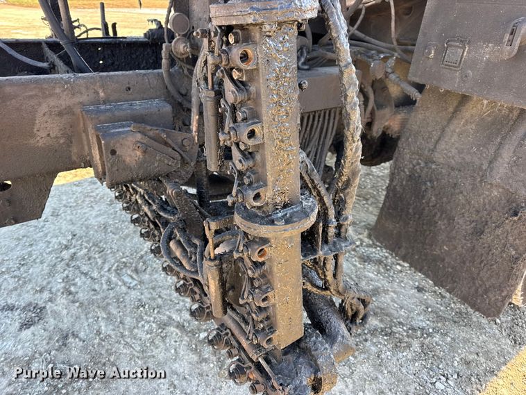 image for item DW6707 2004 Chevrolet C7500 oil distributor truck