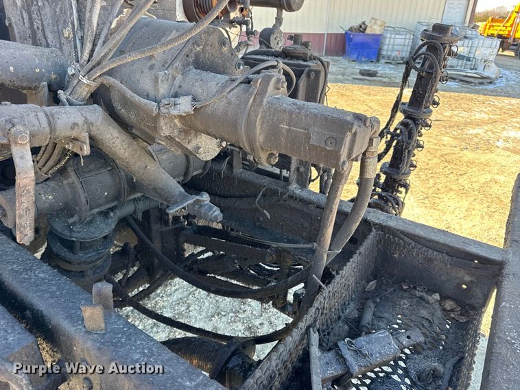 image for item DW6707 2004 Chevrolet C7500 oil distributor truck