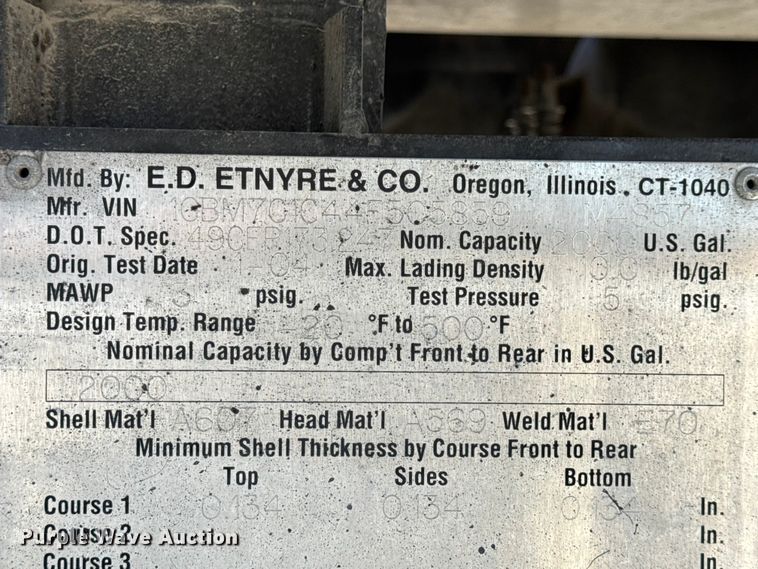 image for item DW6707 2004 Chevrolet C7500 oil distributor truck