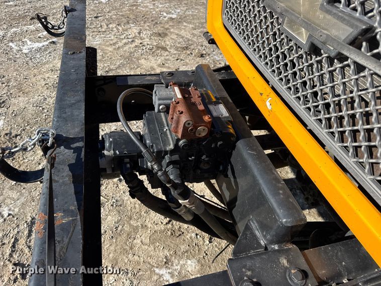 image for item DW6707 2004 Chevrolet C7500 oil distributor truck