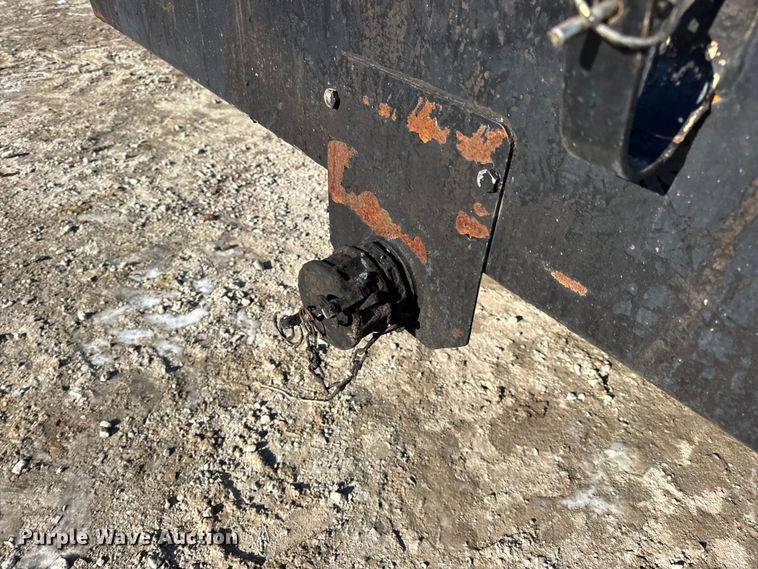 image for item DW6707 2004 Chevrolet C7500 oil distributor truck