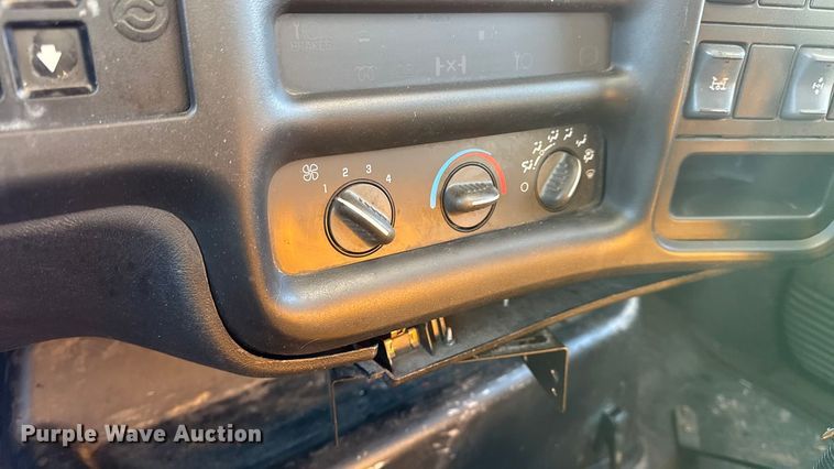 image for item DW6707 2004 Chevrolet C7500 oil distributor truck