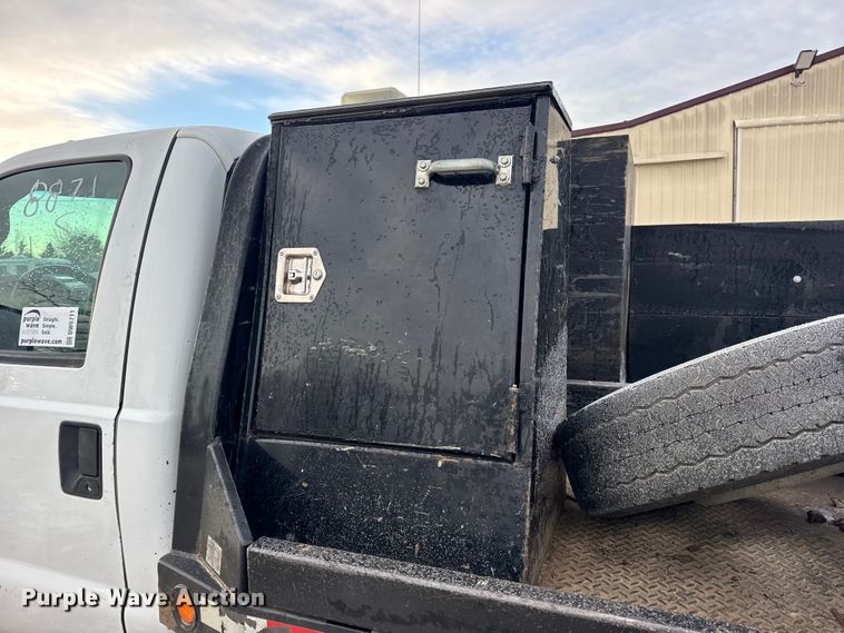 image for item DW6711 2013 Ford F450 Super Duty XL flatbed truck