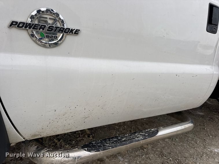 image for item DW6711 2013 Ford F450 Super Duty XL flatbed truck