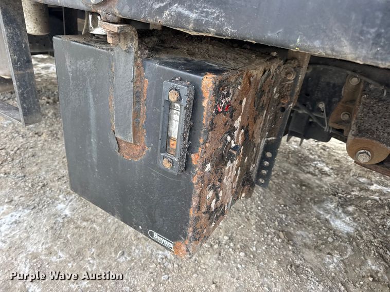 image for item DW6711 2013 Ford F450 Super Duty XL flatbed truck