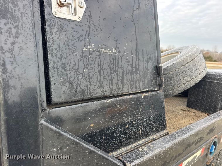 image for item DW6711 2013 Ford F450 Super Duty XL flatbed truck