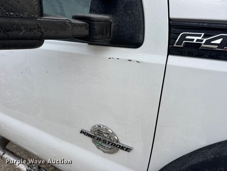 image for item DW6711 2013 Ford F450 Super Duty XL flatbed truck